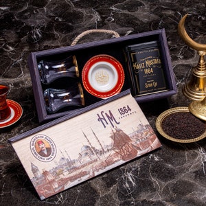 Tea Set, HM 1864 Porcelain Tea Set for 2 and Black Tea in Tin 100 Gram in Wooden Box, Hafiz Mustafa 1864 Istanbul, Turkey, Gift