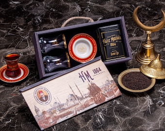 Tea Set, HM 1864 Porcelain Tea Set for 2 and Black Tea in Tin 100 Gram in Wooden Box, Hafiz Mustafa 1864 Istanbul, Turkey, Gift