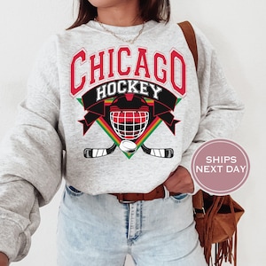 CustomCat Chicago Blackhawks Skull Retro NHL Crewneck Sweatshirt Sport Grey / 4XL
