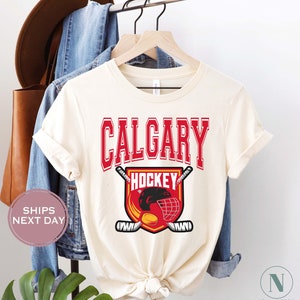 Calgary Flames Vintage NHL Crewneck Sweatshirt - VIPBAG TEE