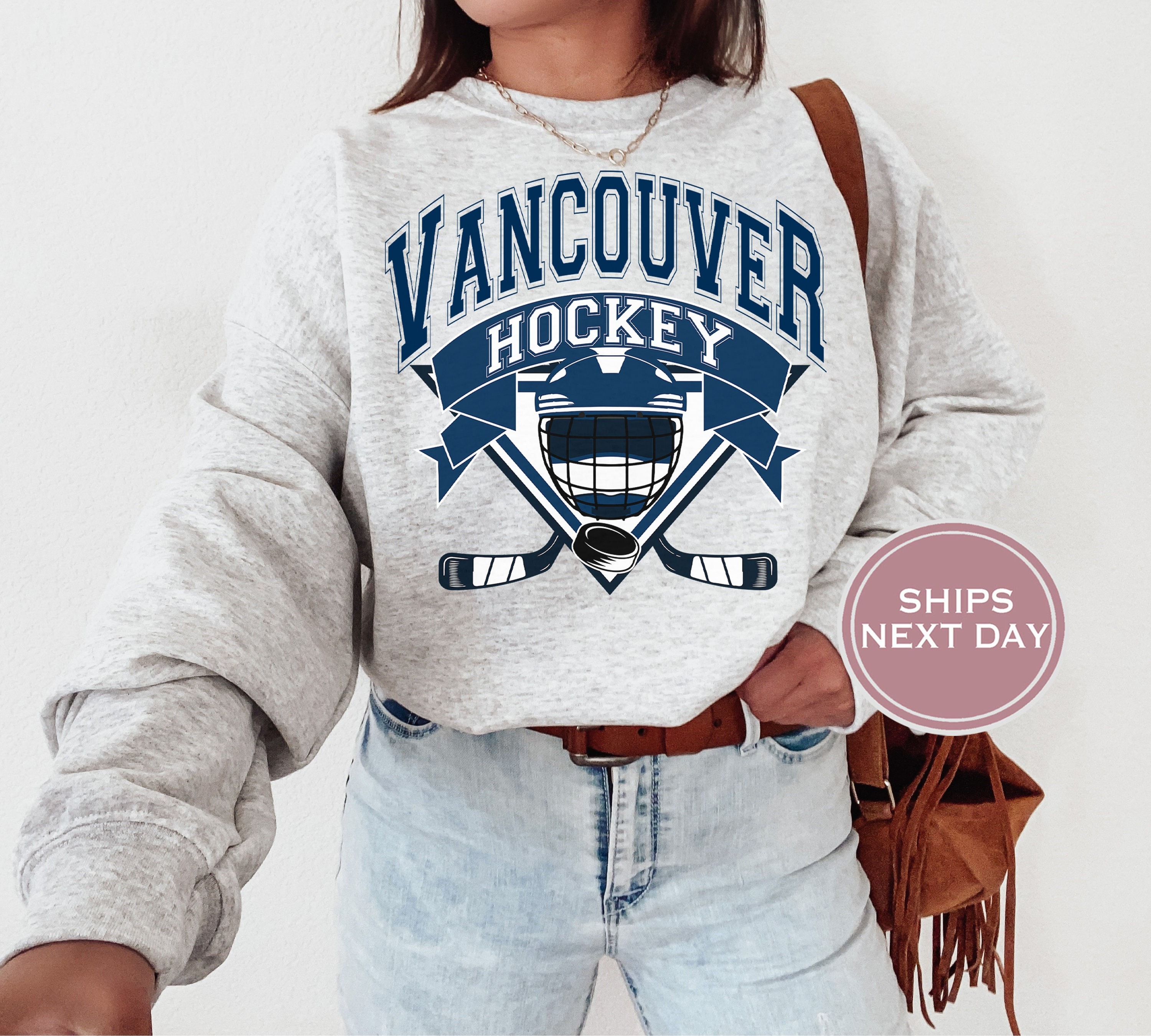 Majestic Vancouver Canucks Hockey String Crew Neck Sweatshirt Adult MED  44”c EUC