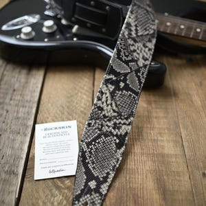 Correa de guitarra de piel auténtica con estampado de pitón – Hecha a mano en Italia – Estilo rockero con serpiente