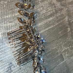 Silver hair comb