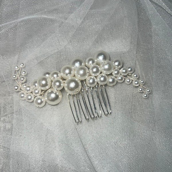 Pearl hair comb