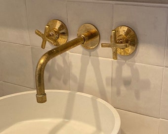 Grifo de baño vintage de latón sin lacar, grifo de tocador de montaje en pared, aspecto antiguo