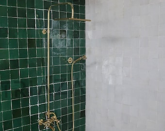 Sistema de chuveiro de latão maciço não lacado, sistema de chuveiro de efeito chuva, chuveiro de latão, banheiro principal, chuveiro de mão, chuveiro de latão, banheiro,