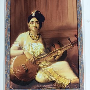 Lámina pintada de una dama de Malabar con una veena / Arte mural de música clásica india vintage