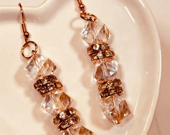 Pendientes de araña con forma de cubo holográfico