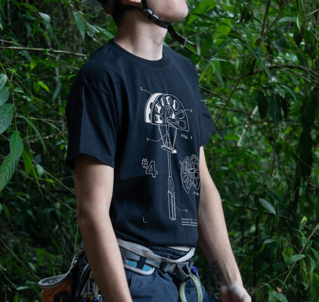 SHADOWS CLIMB リンガーTシャツ XXL Climbing T-shirt Camalot #4 – Klettern Shirt Klemmgerät Patent