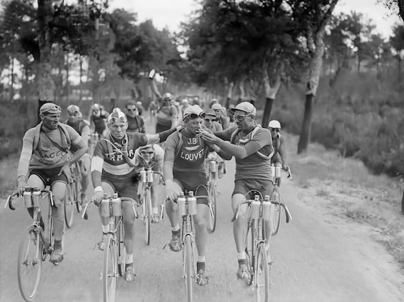Photo Ancienne Course Cycliste France – Tirage Citrate Vintage – Vers 1900 – 8x11 Cm