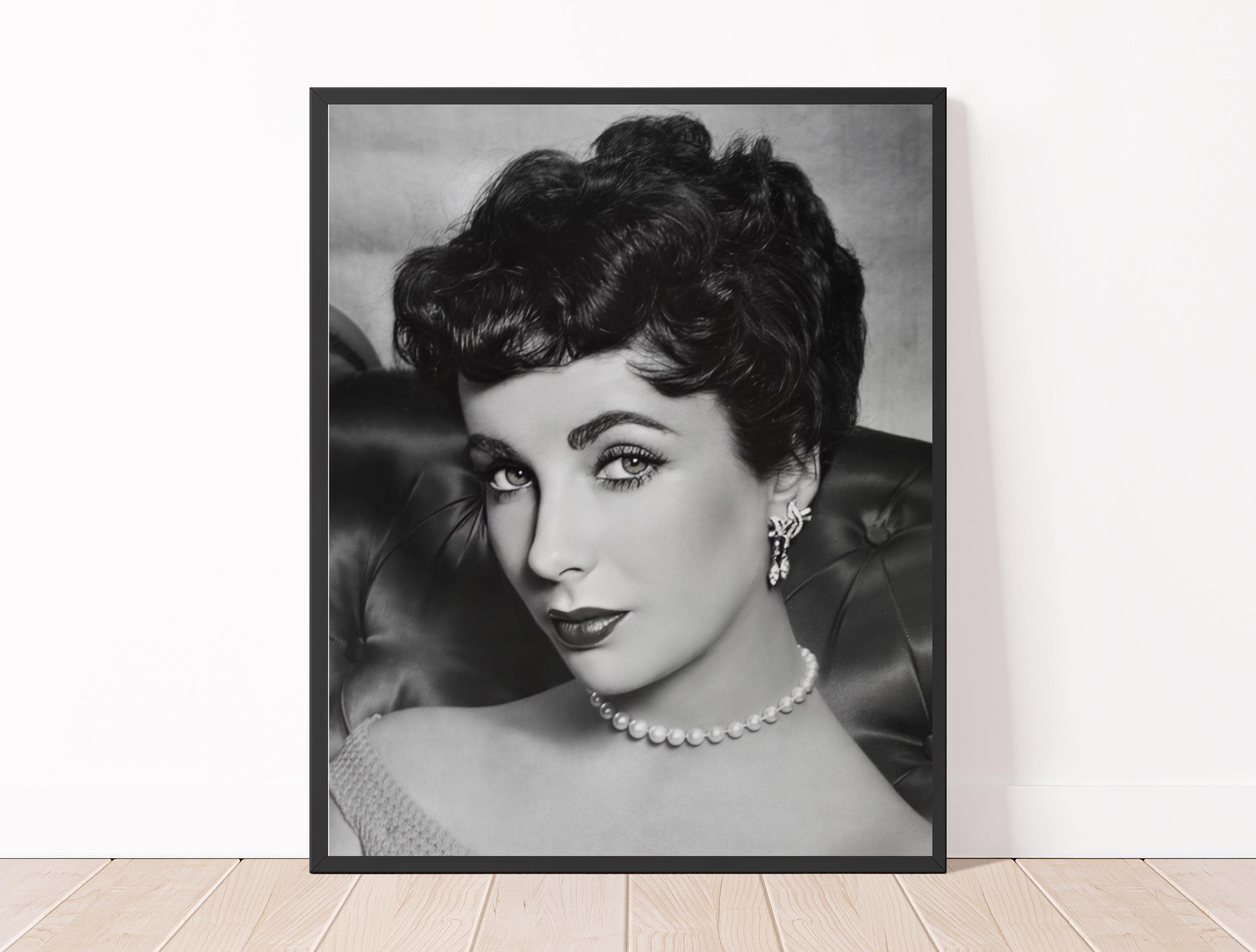 Elizabeth Taylor Photo 1952 Black and White Old Hollywood Decor