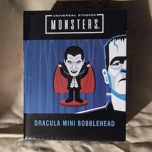 Kulturfliege Universal Monsters Mini Dracula Wackelkopf