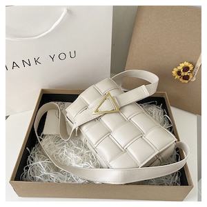 ROBOCART Autumn/Winter New Woven Net Celebrity Popular One-shoulder Messenger Bags Versatile Net Celebrity Women&#39;s Bags