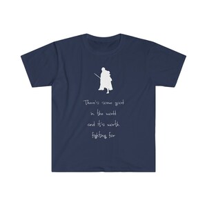 Op de afbeelding: Donkerblauw T-shirt met een wit silhouet van twee mensen die lopen en de tekst "There's some good in the world and it's worth fighting for".