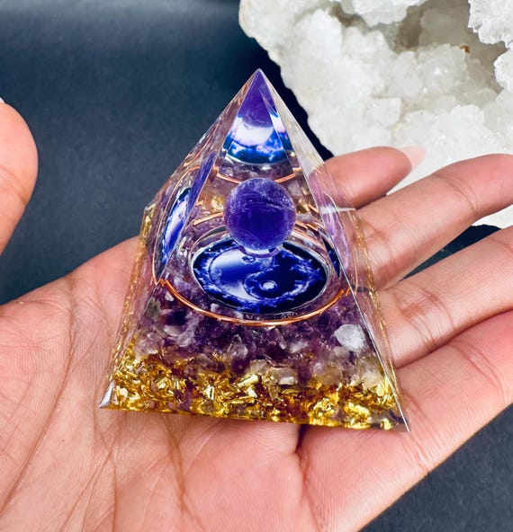 Amethyst Crystal Orgone Pyramid (5cm) – Reiki & Meditation