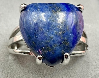 Adjustable Lapis Lazuli Ring: Silver-Plated Crystal Stone