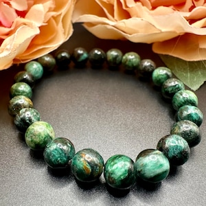 Emerald Crystal Bracelet for Love, Romance, Domestic Bliss, Joy, Harmony- Heart Chakra, Reiki, Yoga, Well being gifts - Stocking filler