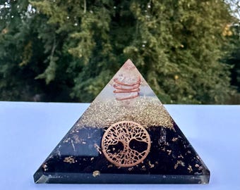 Black Tourmaline Crystal Pyramid: Grounding, Protection, Stress Relief