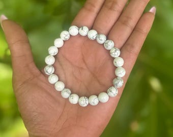 Howlite Crystal Bracelet: Calming Stone for Anxiety Relief