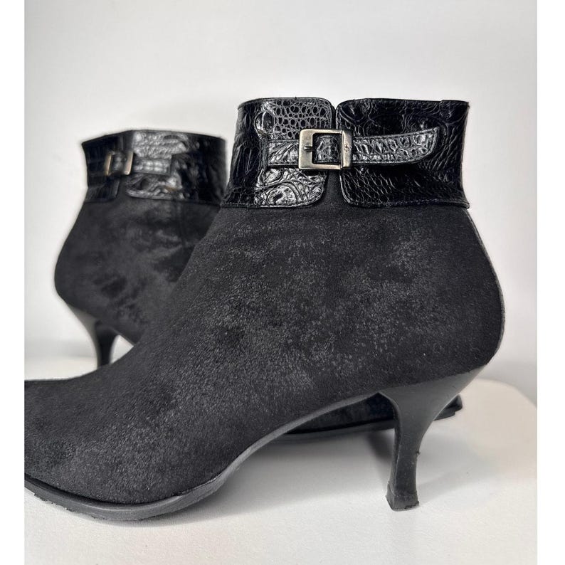 Bottines Donald Pliner en daim noir, bout pointu, talon chaton 7,5 image 2