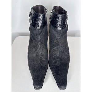 Bottines Donald Pliner en daim noir, bout pointu, talon chaton 7,5 image 8