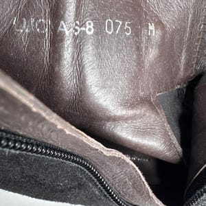 Bottines Donald Pliner en daim noir, bout pointu, talon chaton 7,5 image 13