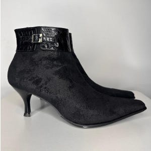 Bottines Donald Pliner en daim noir, bout pointu, talon chaton 7,5 image 3