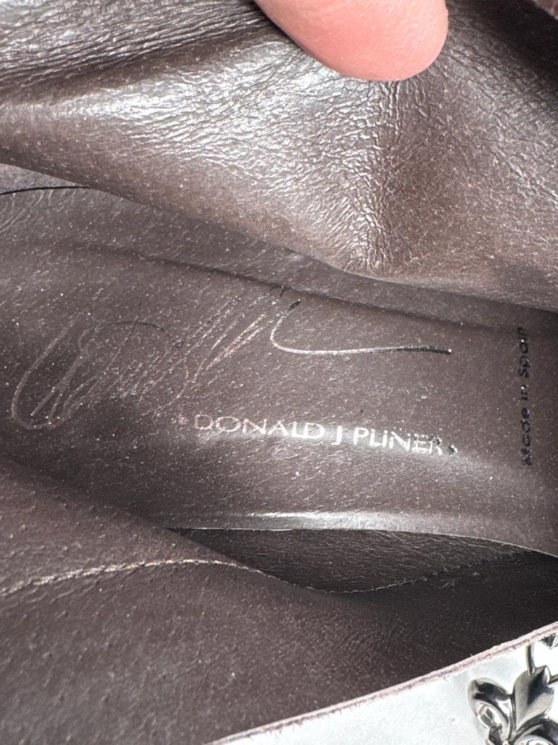 Bottines Donald Pliner en daim noir, bout pointu, talon chaton 7,5 image 12