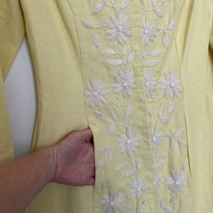 Vestido recto de lino y algodón amarillo limón bordado de Plenty Tracy Reese de Anthropologie, talla 6 imagen 9