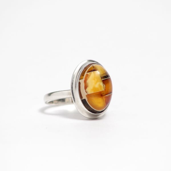 Bague en argent sterling avec ambre incrusté