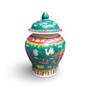 Chinese Mini Porcelain Ginger Jar with Lid, Chinese Vase, Spice Lidded Jar, Chinese Antique, Oriental Decor, Grand Millennial Home Decor