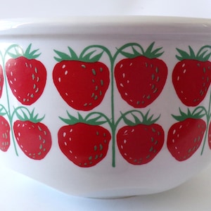 1960s Arabia Finland Pomona Mixing Bowl, Strawberries, Design by Raija Uosikkinen, 5-5/8&quot; High x 9-7/8&quot; Diameter