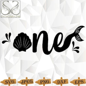 Pode incluir: Design de arquivo de corte SVG preto e branco da palavra "one" com uma cauda de sereia e uma concha. O design é perfeito para uma festa de primeiro aniversário.