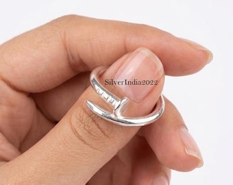 Anillo de plata de ley 925 maciza forjada con forma de clavo, joyería de diseño hecha a mano.