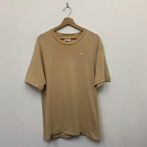 Distressed Vintage Nike Small Logo T-Shirt Size Medium