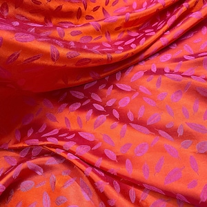 PURE MULBERRY SILK fabric by the yard - Pattern silk - Dress making - Gift for her - Silk for Sewing - Sewing clothes - Silk apparel fabric