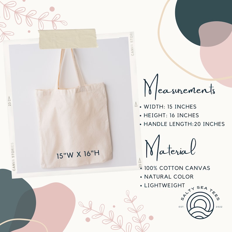 Puede incluir: Una bolsa de lona de algod&oacute;n de color natural que mide 38 cm de ancho por 41 cm de alto. La bolsa tiene una longitud de asa de 51 cm. El texto "Salty Sea Tees" est&aacute; impreso en la bolsa con el texto "Est. 2022" debajo.