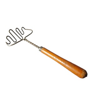 Vintage Potato Masher Holland, Retro Kitchen Utensil with Wooden Handle, Mid Century Farmhouse Kitchen Decor, Rustic Cooking Tool