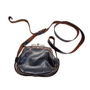 Borsa del conduttore del treno antico, borsa in pelle rara e da collezione, realizzata in pelle e metallo, vecchia borsa steampunk