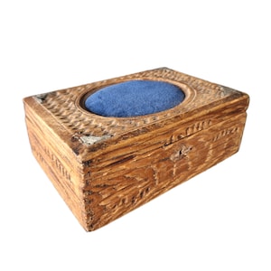Boîte à coudre en bois ancien, Boîte à couture à coussin à épingles ancienne, Boîte à couture vintage avec couvercle à coussin à épingles, Fournitures de couture anciennes, Boîte en bois antique