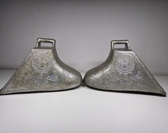 Paire D'Étriers D'Équitation En Alliage De Nickel – Anciens – Plus Un Autre – Occasion