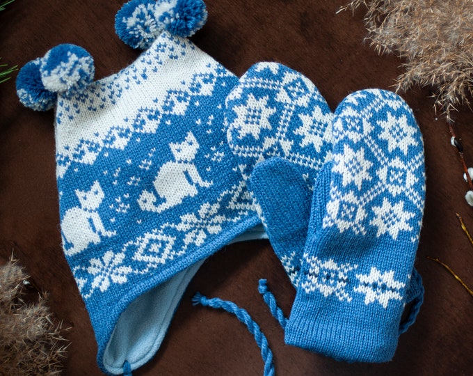 Unisex Nordic Set/Hat Beanie and Mittens/pompom/Red unisex/Handmade Knitted Woolen/Scandinavian wool winter Hat/Icelandic