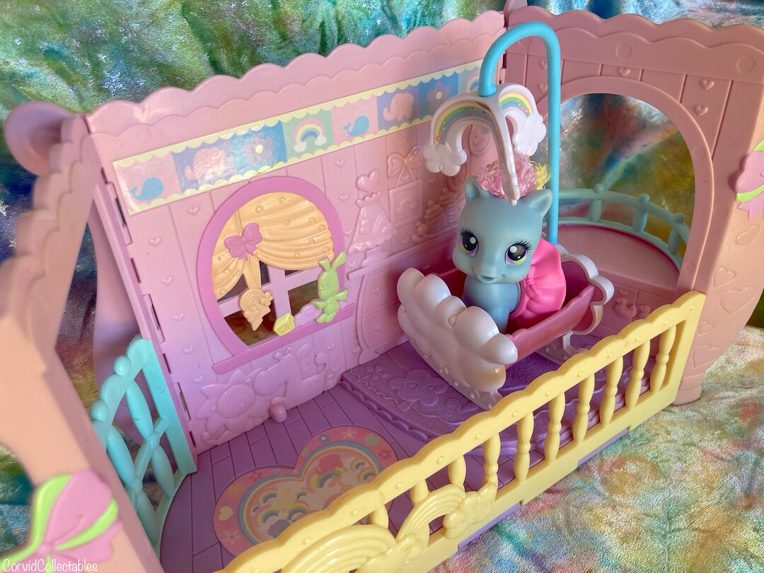 G3.5 My Little Pony Little Rainbow Dash's Nursery Room Baby Rainbow