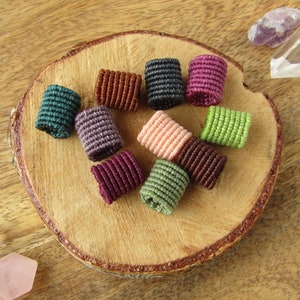 Perline per dreadlock Perlina per dreadlock in macramè Perlina per dreadlock fatta a mano Accessori per dreadlock Gioielli per dreadlock Perline per dreadlock Gioielli per dreadlock