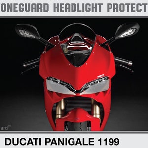Könnte beinhalten: Nahaufnahme einer roten Ducati Panigale 1199 mit schwarzem Lenker und Spiegeln. Das Motorrad hat eine transparente Scheinwerferabdeckung und der Text "StoneGuard" ist am unteren Rand des Bildes sichtbar.