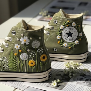 Daisy Embroidered Converse, Sunflower Embroidery Shoes, Dandelion Embroidery, Custom Flower Converse, Floral Converse Chuck, Embroider Shoes
