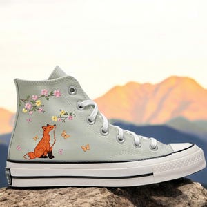 Embroidered Converse Fox, Converse Embroidery Cherry Blossom, Custom Shoes Embroidered Fox & Flower Sneakers, Personalized Gift, Spring Fox