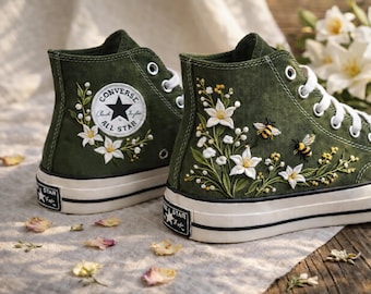 Converse alte personalizzate con ricamo floreale, sneakers Bee Nature