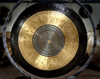 Gong de Nepal de 50 a 100 cm con la Flor de la Vida Espiritual tallada. Gong de meditación extragrande de resonancia profunda para sesiones de baño.