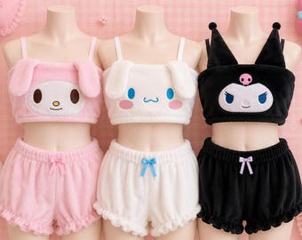 ふわふわパジャマセット｜かわいいうさぎ耳クロップトップ＆フリルショートパンツのラウンジウェア
